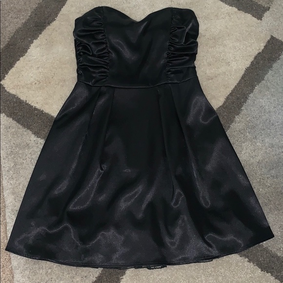 BCX Dresses & Skirts - Black silk strapless dress